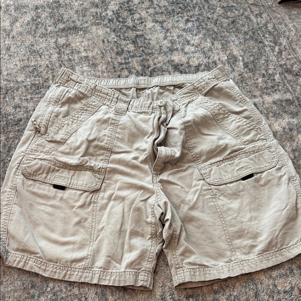 Wrangler Men's Light Tan Cargo Shorts